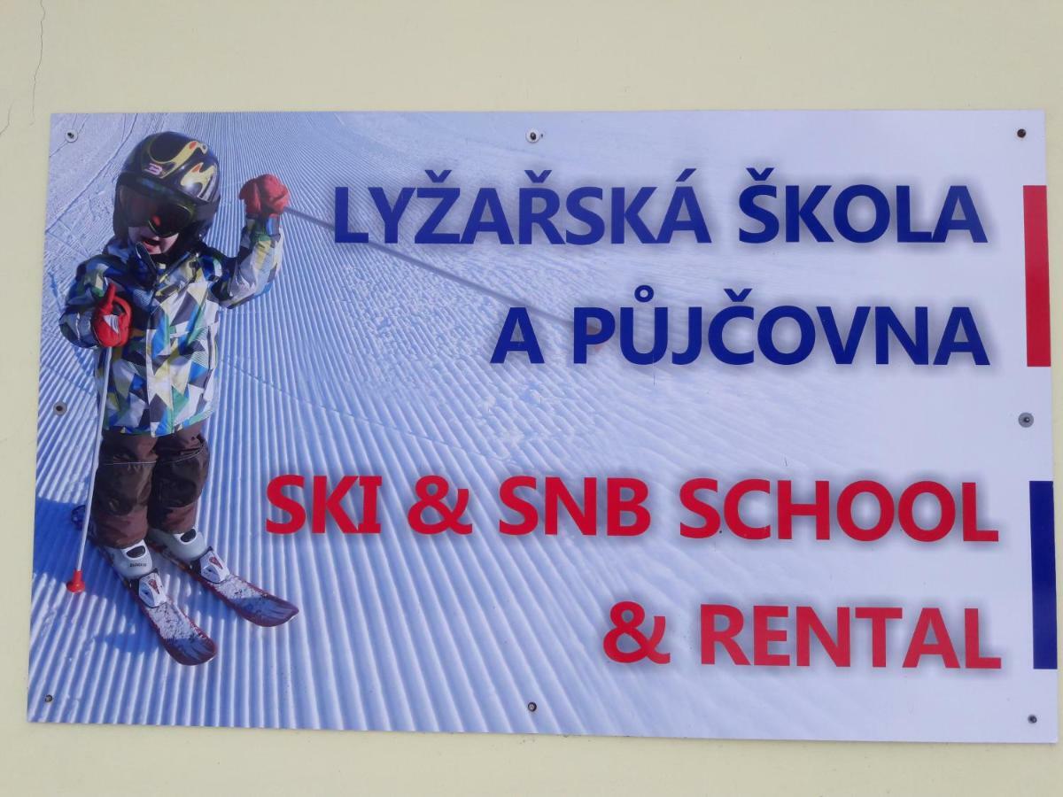 Penzion Jizerka 捷克贾布朗尼城 外观 照片